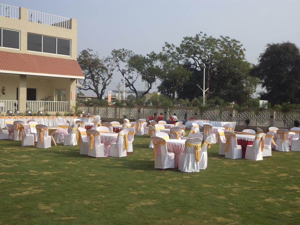 Tanarika Resort Bhusawal Exterior photo